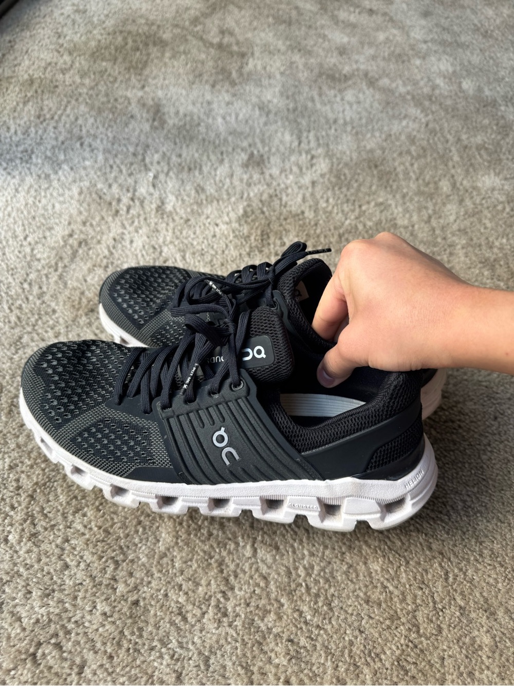 On Running Cloudswift Lightweight Black/White Running Shoes